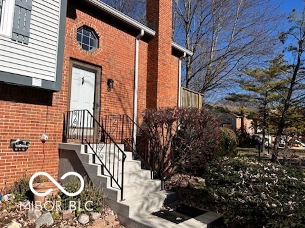 7580 Castleton Farms Drive W 14, Indianapolis, IN 46256