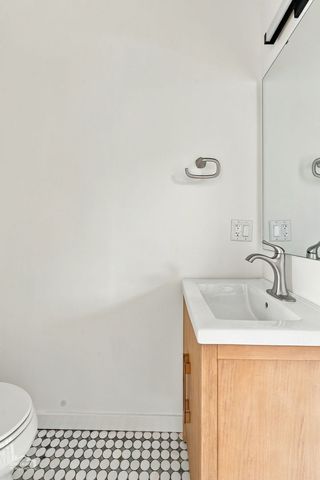 1118 W 19th Street 2, Chicago, IL 60608