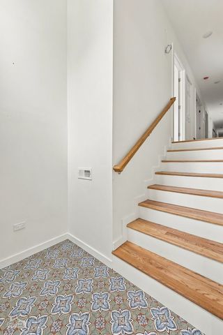 1118 W 19th Street 2, Chicago, IL 60608