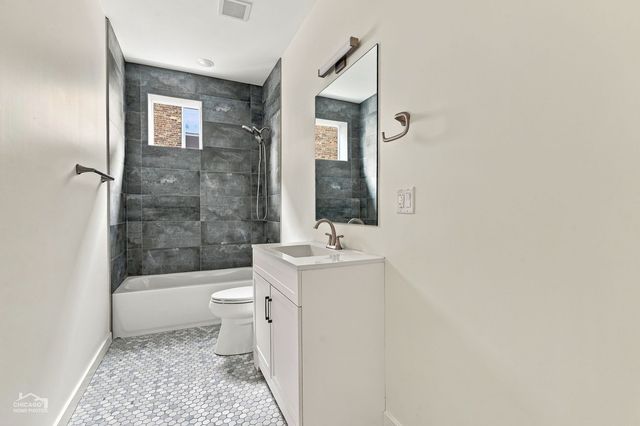 1118 W 19th Street 2, Chicago, IL 60608