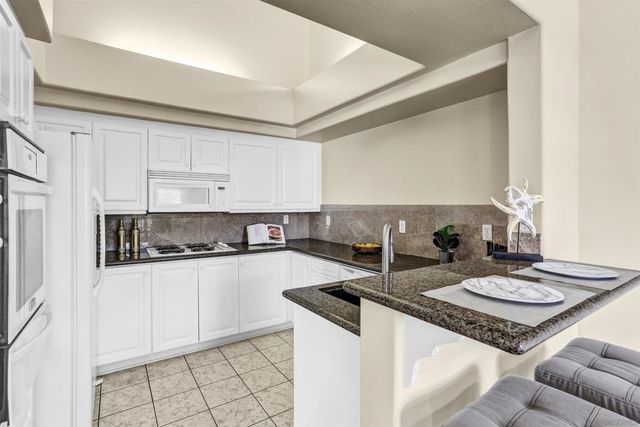8615 Via Mallorca B, La Jolla, CA 92037