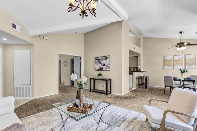 8615 Via Mallorca B, La Jolla, CA 92037