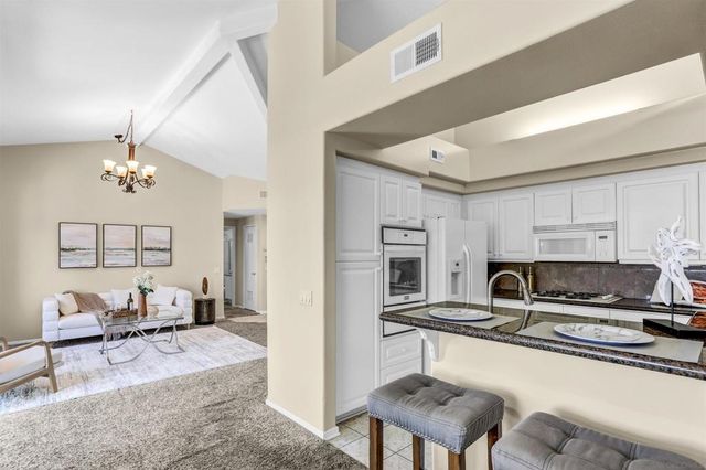 8615 Via Mallorca B, La Jolla, CA 92037