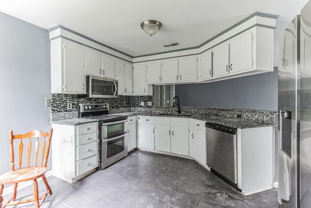 215 Cantilever Court, Summerville, SC 29486