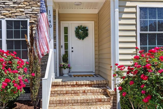 1740 Land Of Promise RD, Chesapeake, VA 23322