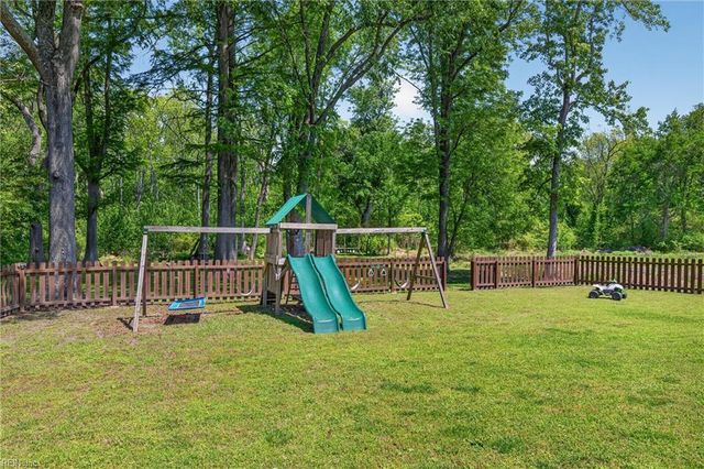 1740 Land Of Promise RD, Chesapeake, VA 23322