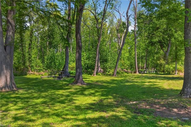 1740 Land Of Promise RD, Chesapeake, VA 23322