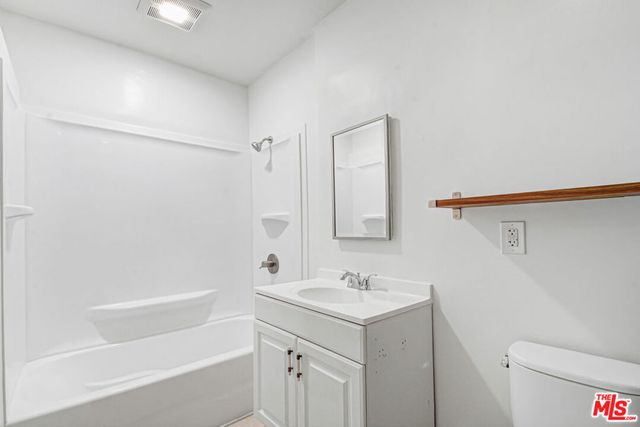 1357 S Cloverdale Avenue, Los Angeles, CA 90019
