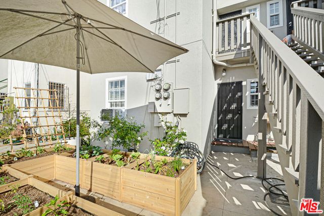 1357 S Cloverdale Avenue, Los Angeles, CA 90019