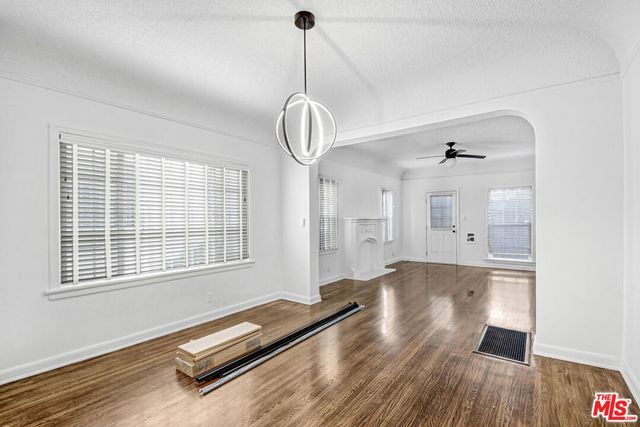 1357 S Cloverdale Avenue, Los Angeles, CA 90019