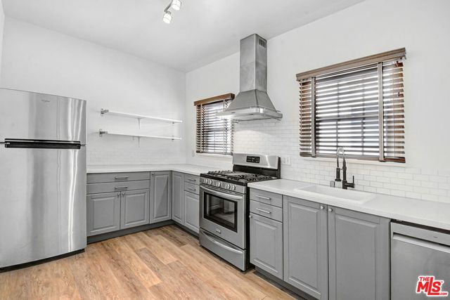 1357 S Cloverdale Avenue, Los Angeles, CA 90019