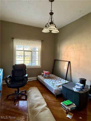 214 N Dawson Street, Uhrichsville, OH 44683