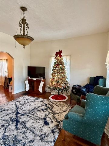 214 N Dawson Street, Uhrichsville, OH 44683