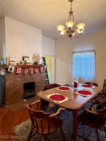 214 N Dawson Street, Uhrichsville, OH 44683