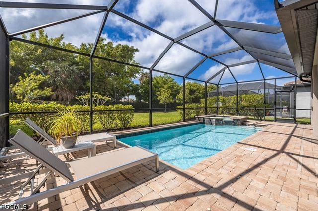 3952 Black Eagle LN, Fort Myers, FL 33966