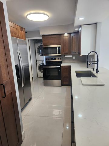 5301 NW 2nd Avenue Apt 307, Boca Raton, FL 33487
