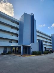 5301 NW 2nd Avenue Apt 307, Boca Raton, FL 33487