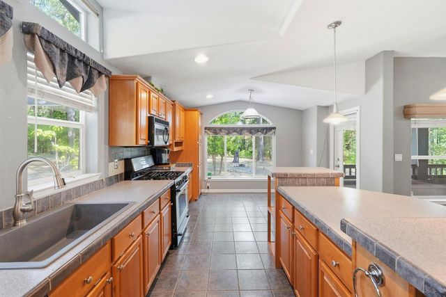 15269 Orchard Springs Rd, Grass Valley, CA 95945