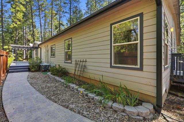 15269 Orchard Springs Rd, Grass Valley, CA 95945