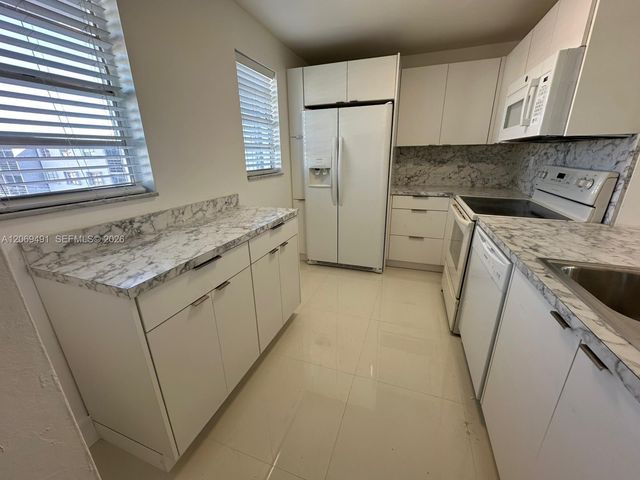 14170 SW 84th Street 402-F, Miami, FL 33183