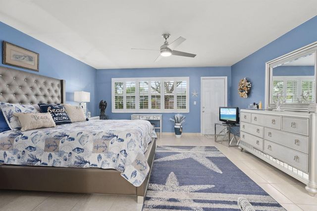 1177 S Drive Circle B, Delray Beach, FL 33445