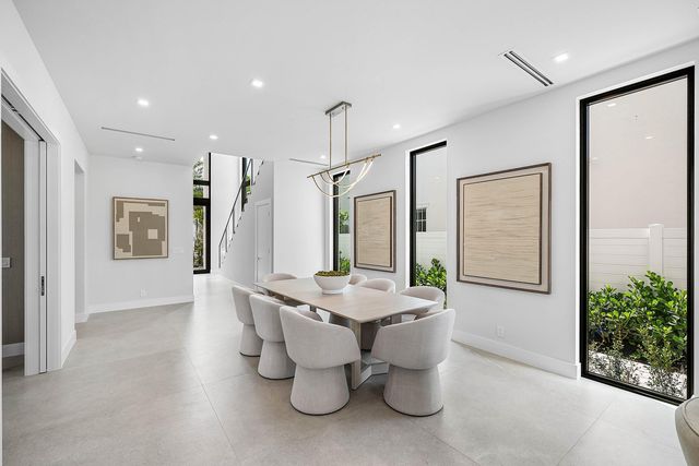 721 Lake Avenue N, Delray Beach, FL 33483