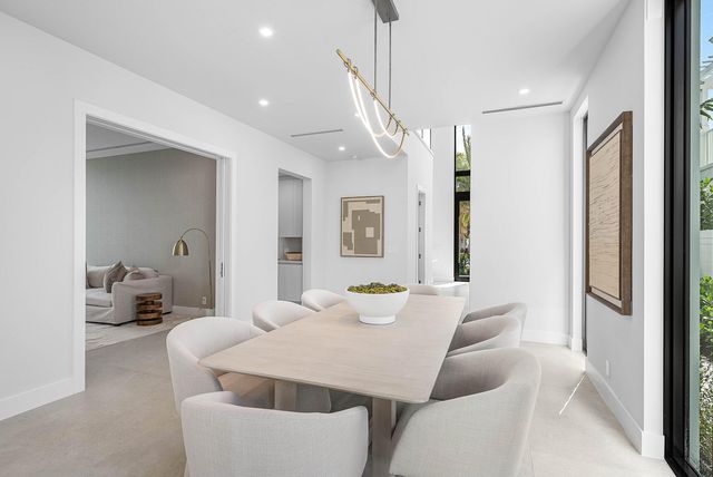 721 Lake Avenue N, Delray Beach, FL 33483