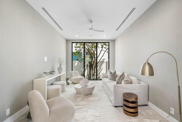 721 Lake Avenue N, Delray Beach, FL 33483