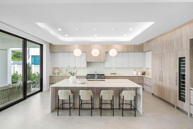 721 Lake Avenue N, Delray Beach, FL 33483