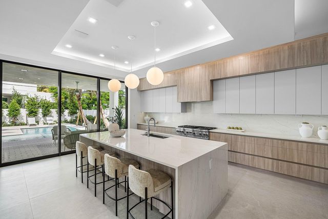 721 Lake Avenue N, Delray Beach, FL 33483