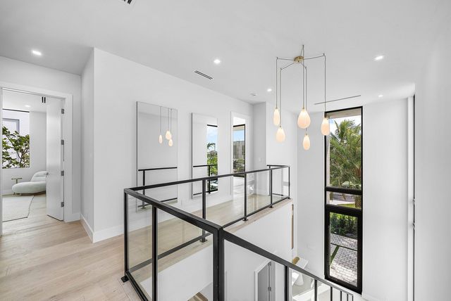 721 Lake Avenue N, Delray Beach, FL 33483