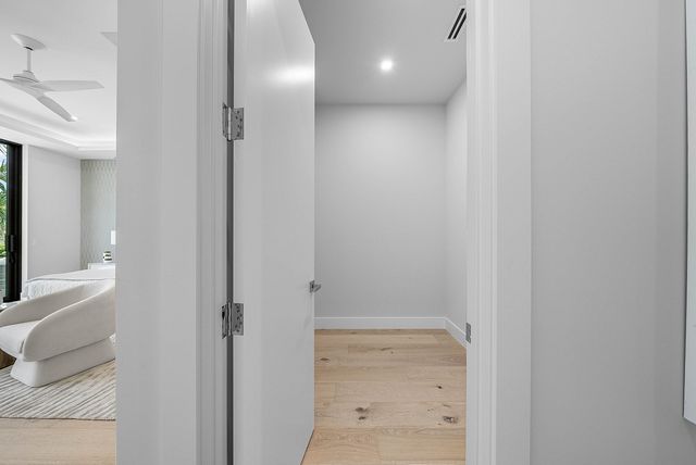 721 Lake Avenue N, Delray Beach, FL 33483