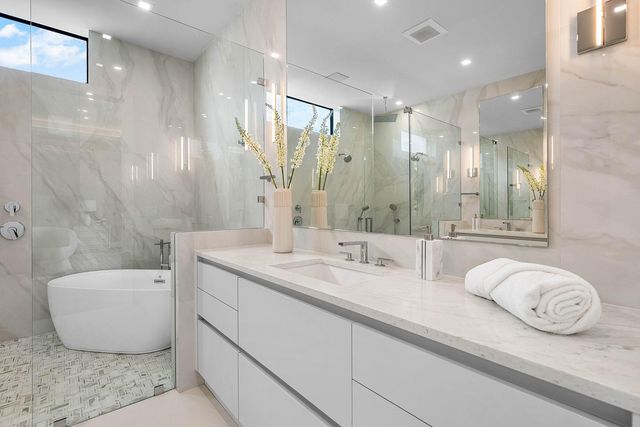 721 Lake Avenue N, Delray Beach, FL 33483