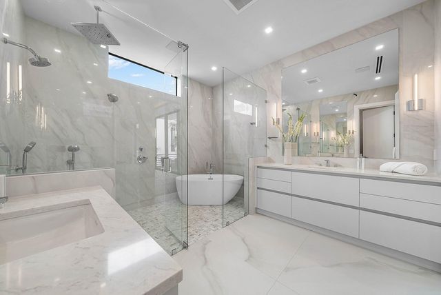 721 Lake Avenue N, Delray Beach, FL 33483