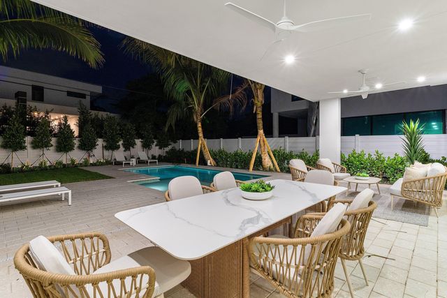 721 Lake Avenue N, Delray Beach, FL 33483