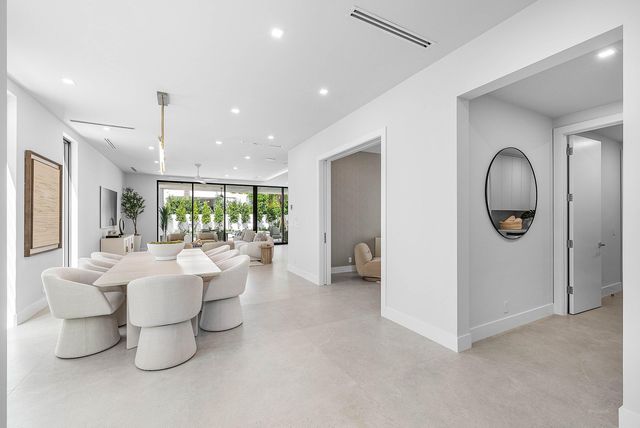 721 Lake Avenue N, Delray Beach, FL 33483