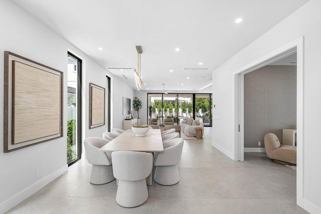 721 Lake Avenue N, Delray Beach, FL 33483