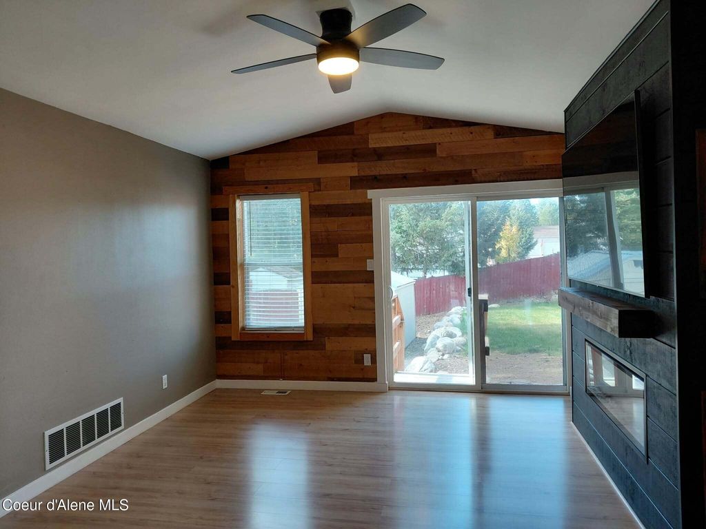 31725 N Middle Ave, Spirit Lake, ID 83869 photo 4