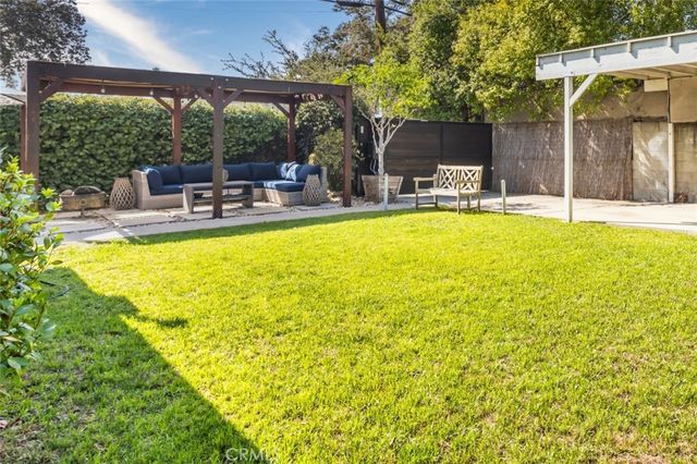923 N Mentor Avenue, Pasadena, CA 91104