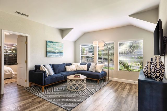 923 N Mentor Avenue, Pasadena, CA 91104