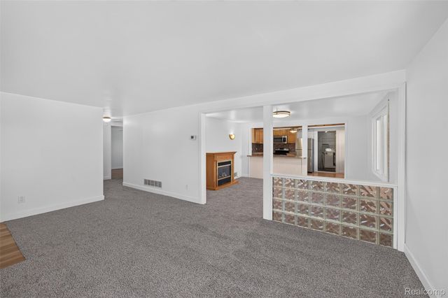 5465 Raymond Avenue, Burton, MI 48509