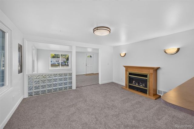 5465 Raymond Avenue, Burton, MI 48509