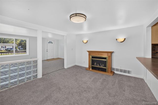 5465 Raymond Avenue, Burton, MI 48509