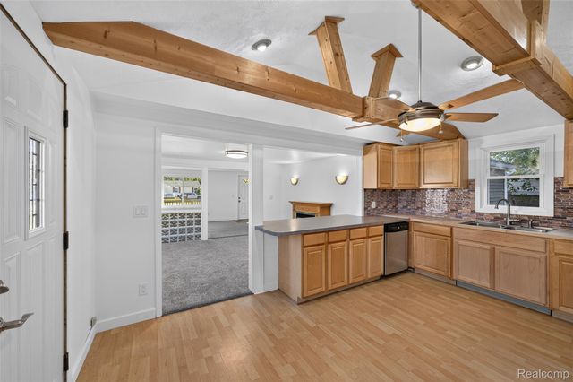 5465 Raymond Avenue, Burton, MI 48509