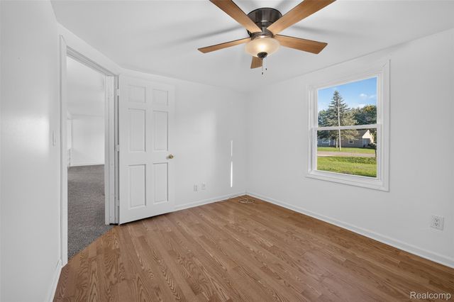 5465 Raymond Avenue, Burton, MI 48509