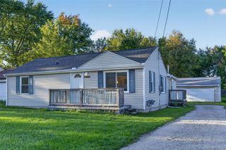 5465 Raymond Avenue, Burton, MI 48509