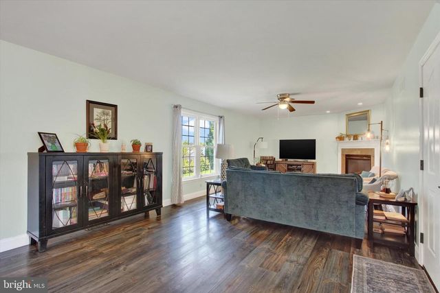 1451 WHEATFIELD DR, York, PA 17408