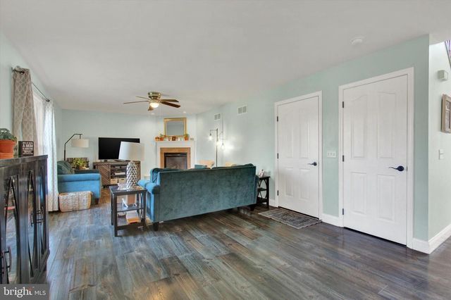 1451 WHEATFIELD DR, York, PA 17408