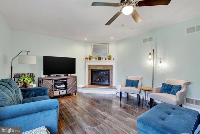 1451 WHEATFIELD DR, York, PA 17408