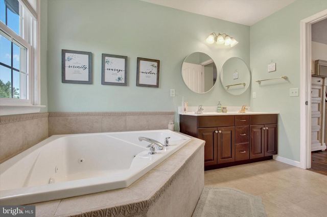 1451 WHEATFIELD DR, York, PA 17408